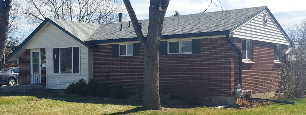 6 Inch Seamless Box Gutters with 4 Inch Round Downspout Centennial Colorado