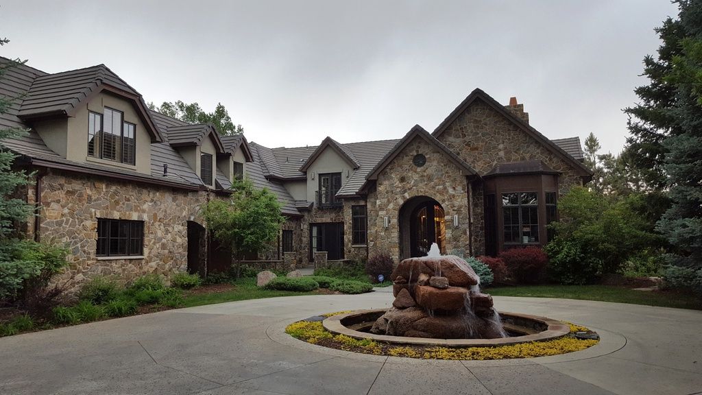 6 Inch Seamless Box Gutters with 3x4 Downspout in Cherry Hills Village Colorado