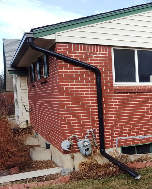 6 Inch Seamless Box Gutters with 4 Inch Round Downspout Centennial Colorado