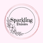 Een roze achtergrond met margrieten en de woorden Sparkling Daisies