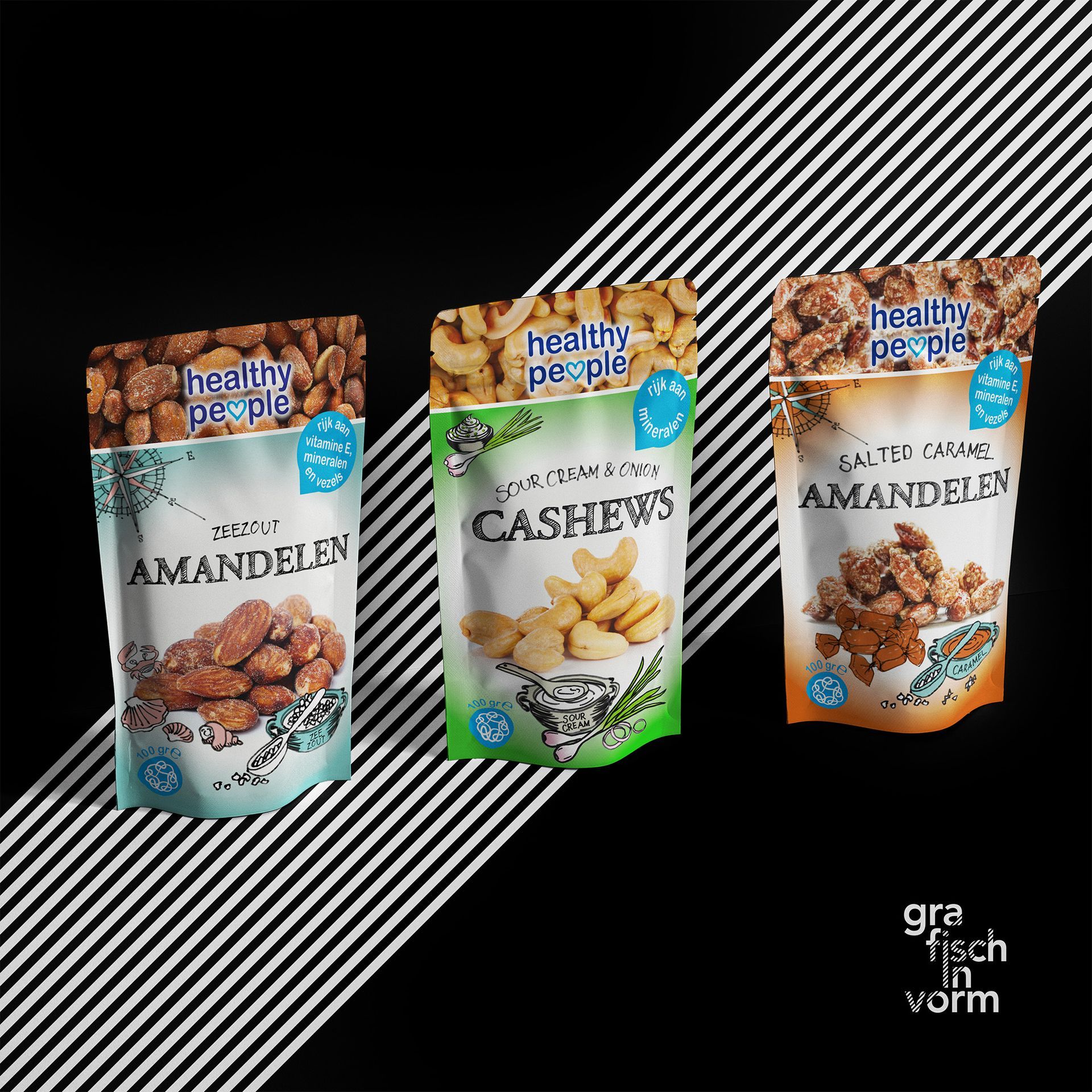 Drie zakjes met noten van het type