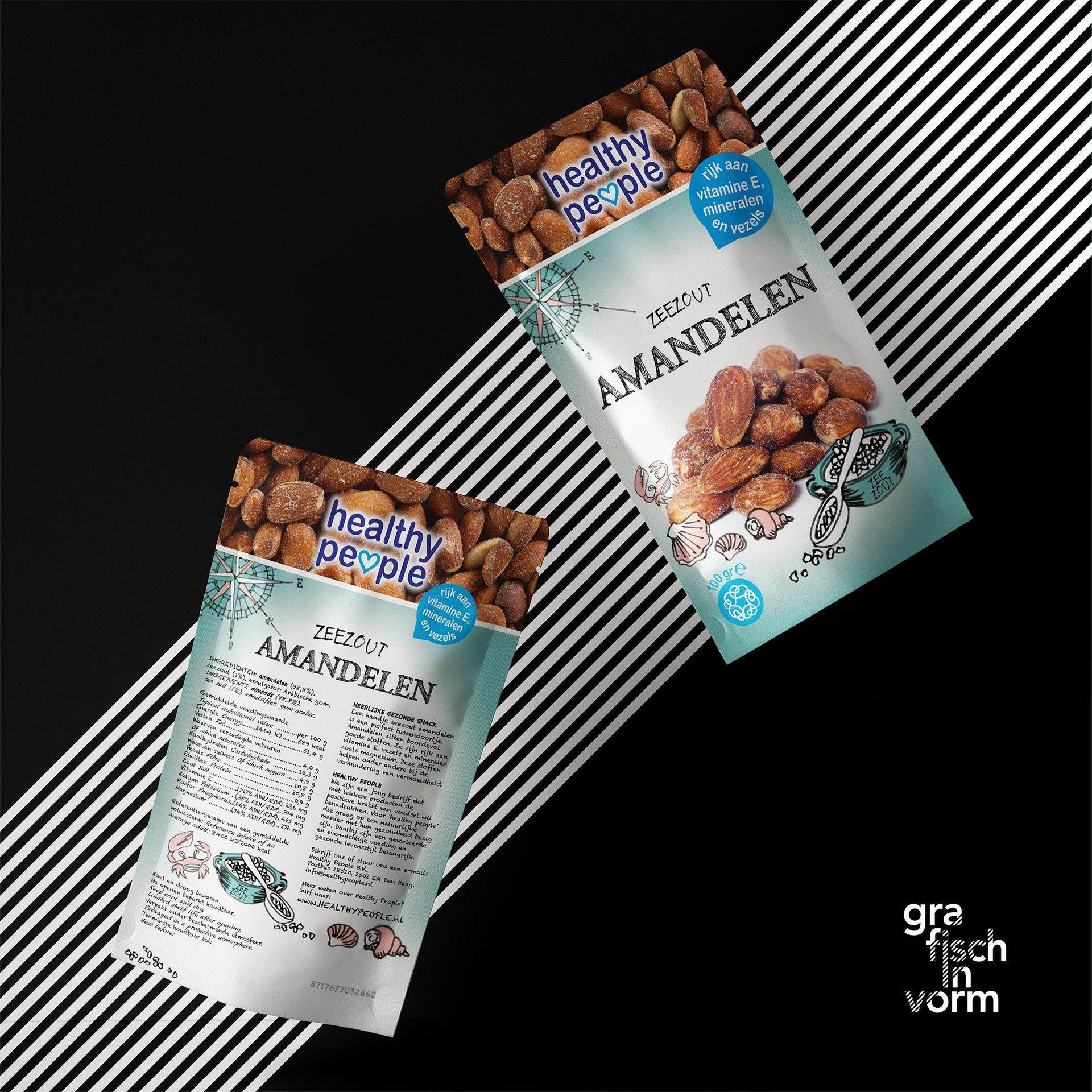 Twee zakjes amandelen van het merk