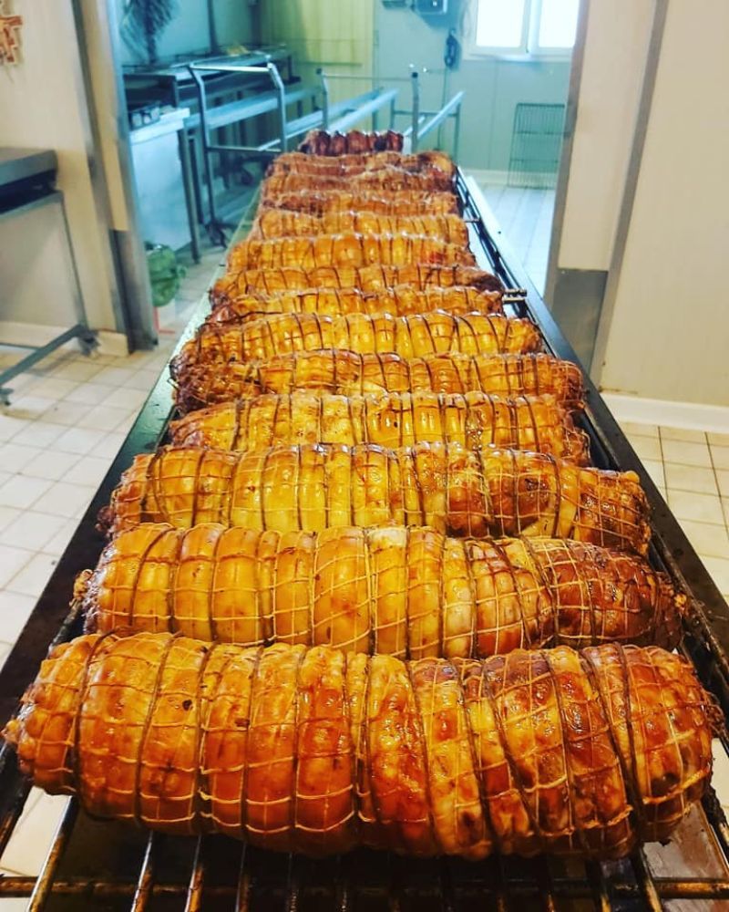 preparazione della porchetta