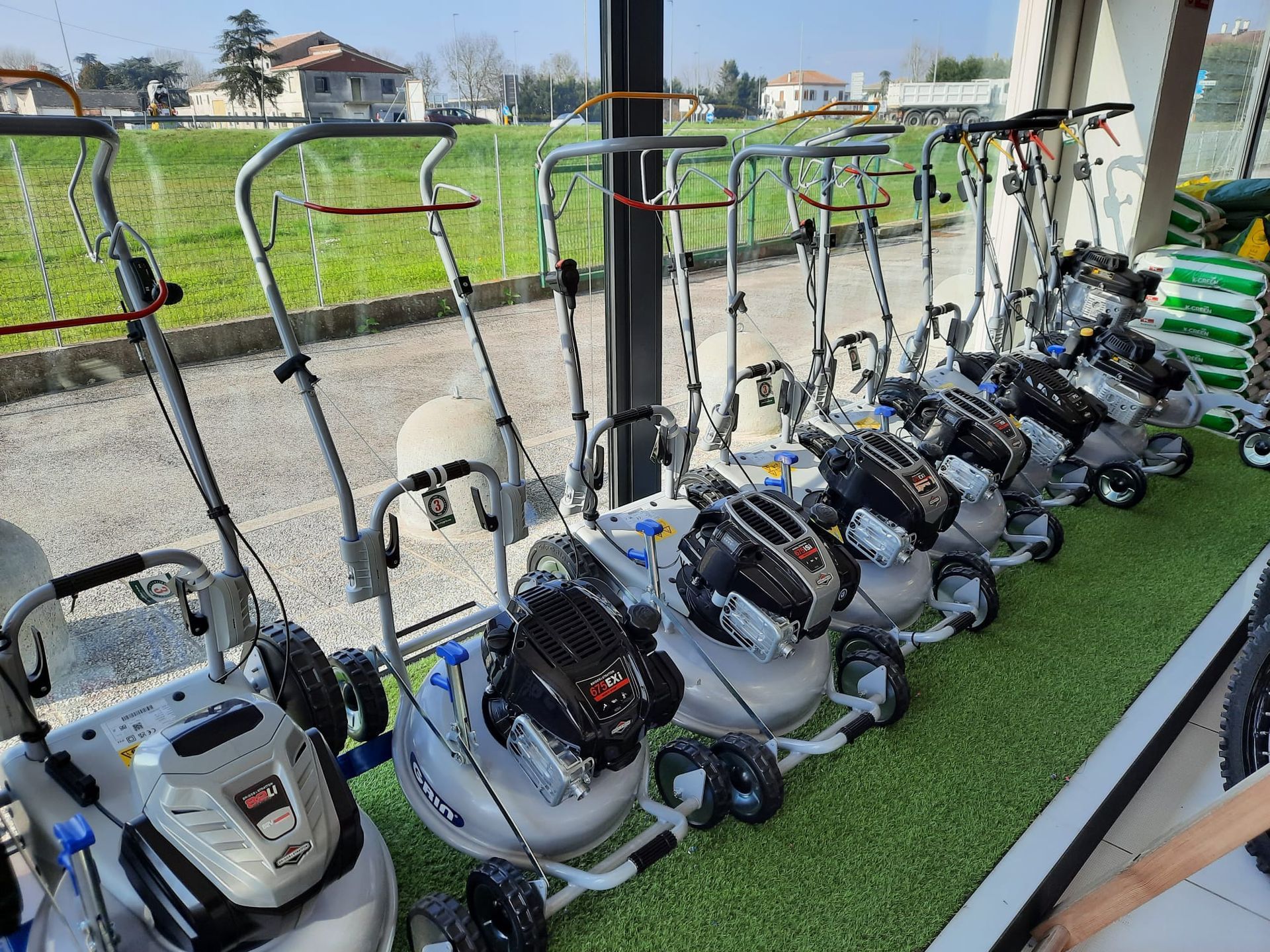 macchine per giardinaggio