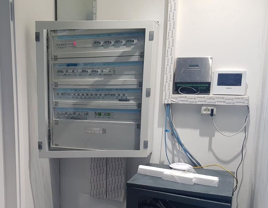 Cablaggio quadri elettrici