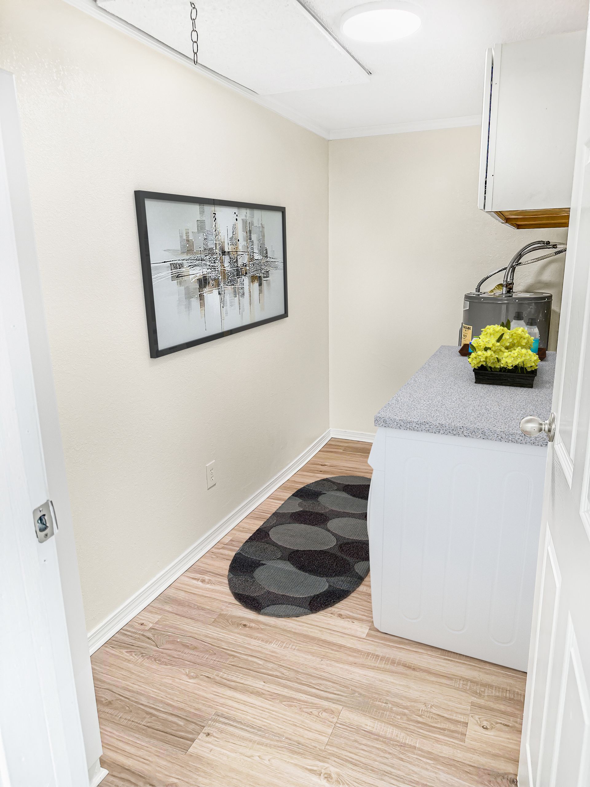 Photo of a bonus room with a long rug