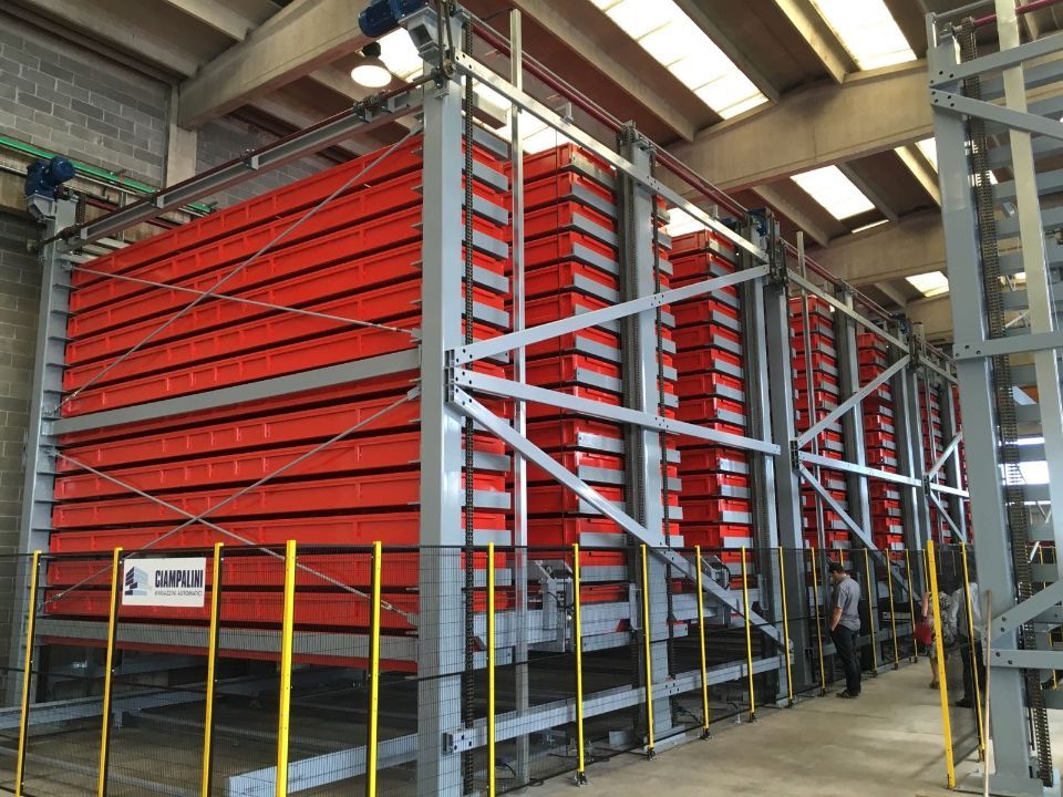 stoccaggio di materiali e profilati