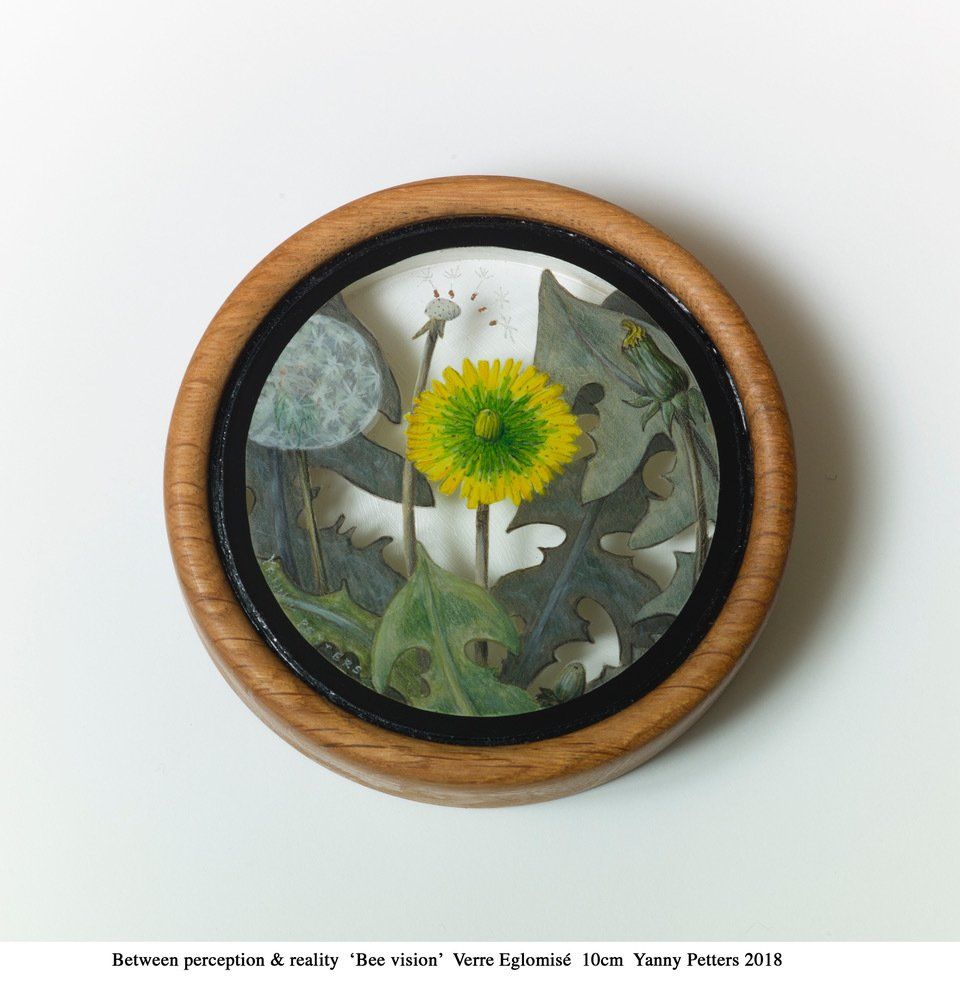 Verre églomisé of Bee Vision by Yanny Petters  at VUE Art Fair