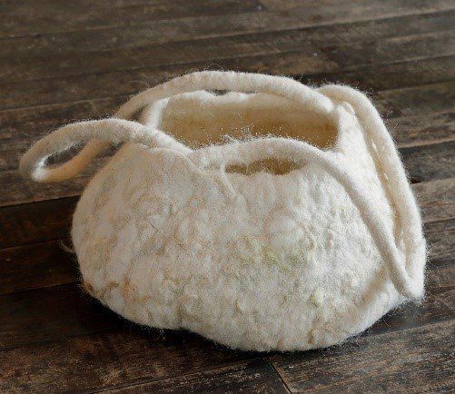 Leiko Uchiyama, Large Basket, double handle, wool art, Olivier Cornet Gallery, Dublin