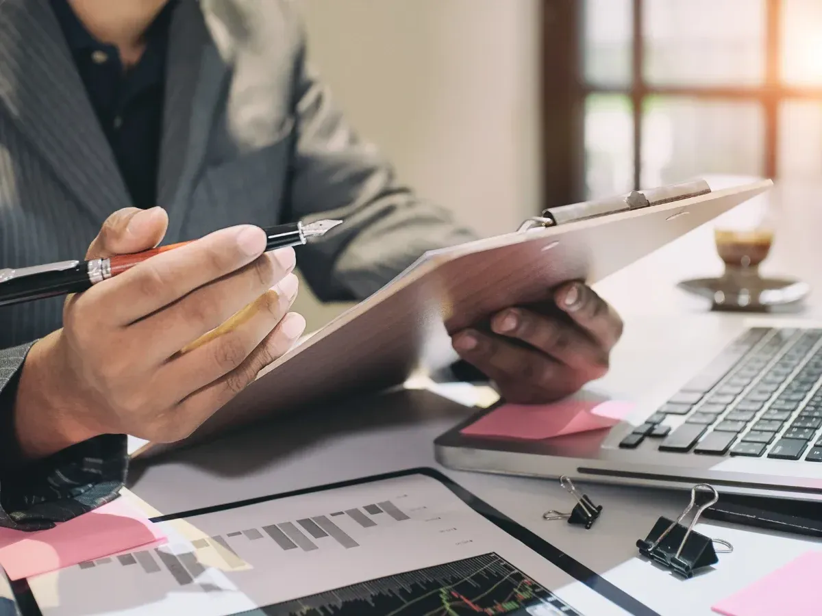 an expert doing accounting for insurance agencies