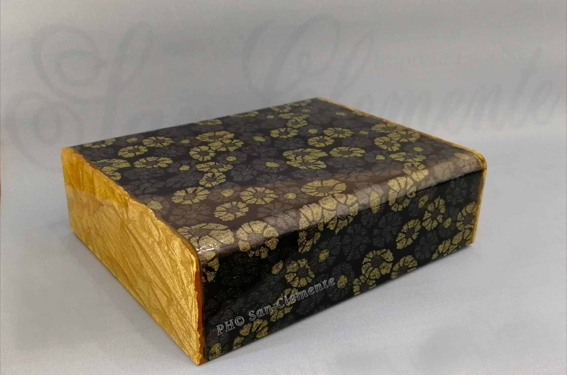 Urne, cremazione, affido ceneri, impresa funebre san clemente,  funerali, onoranze funebri, cittiglio, bellinzago novarese,  cuveglio, varese 