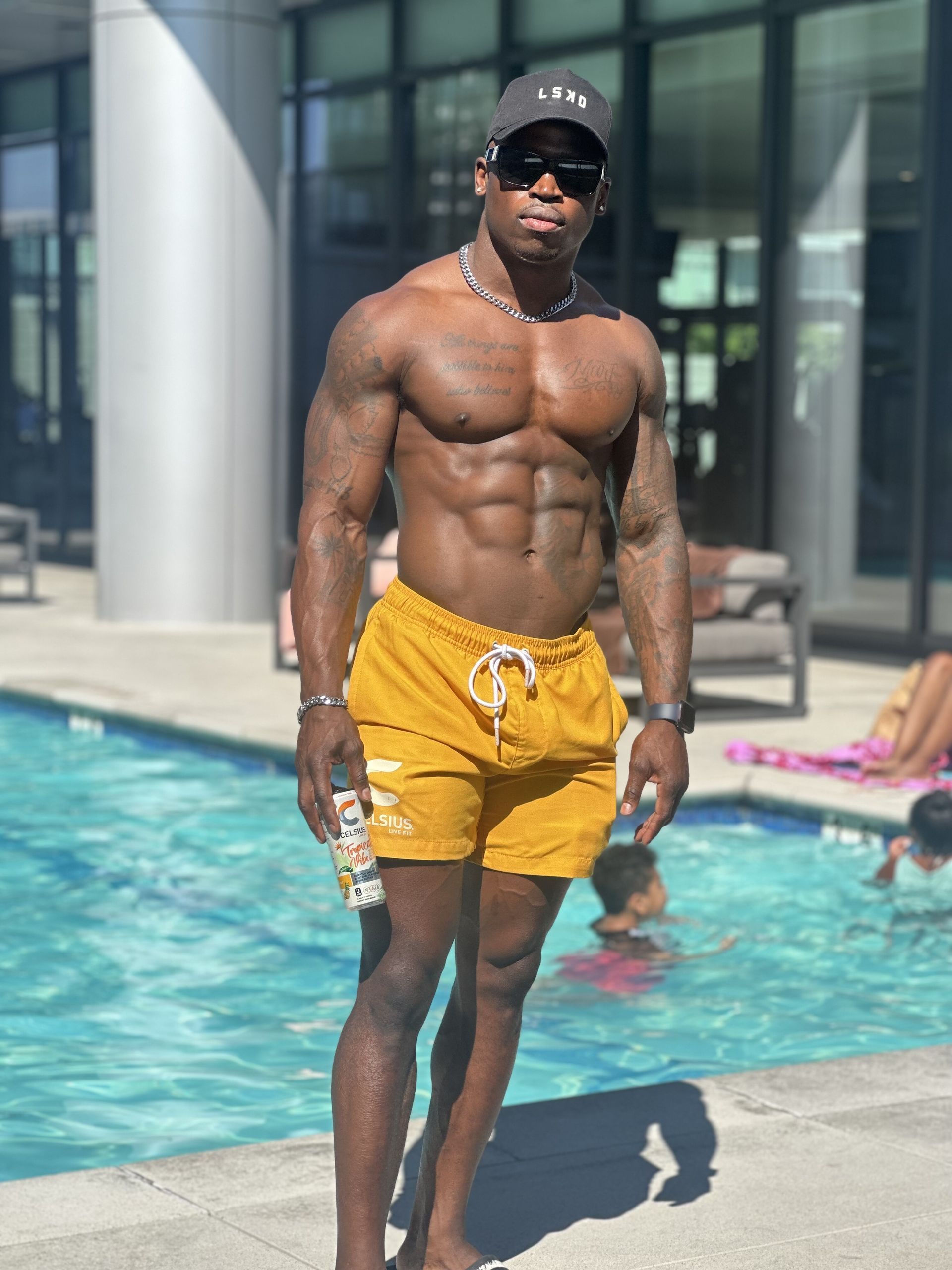 Darien Johnson, Elite Build