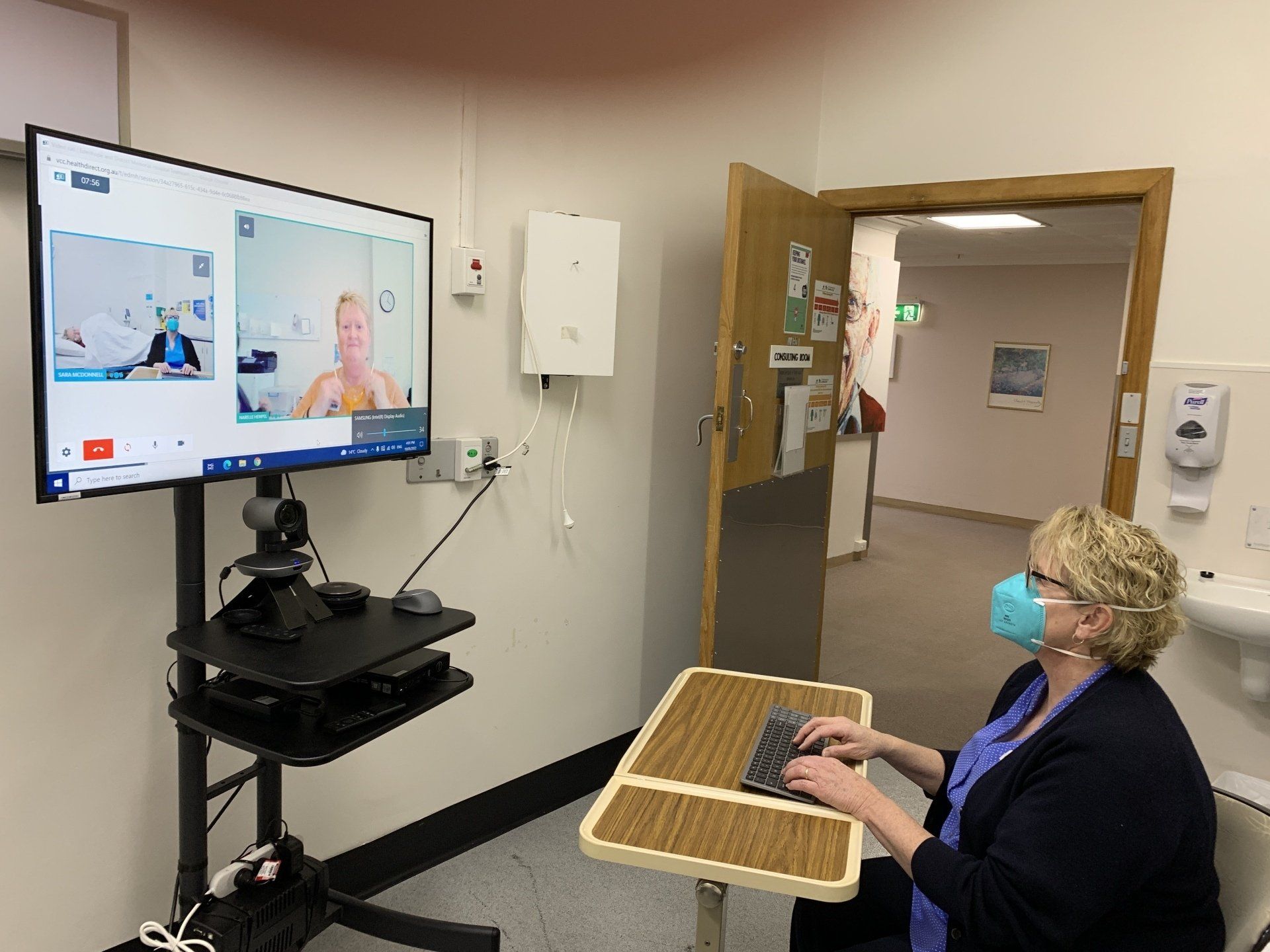 New telehealth carts gives access to specialist and medical