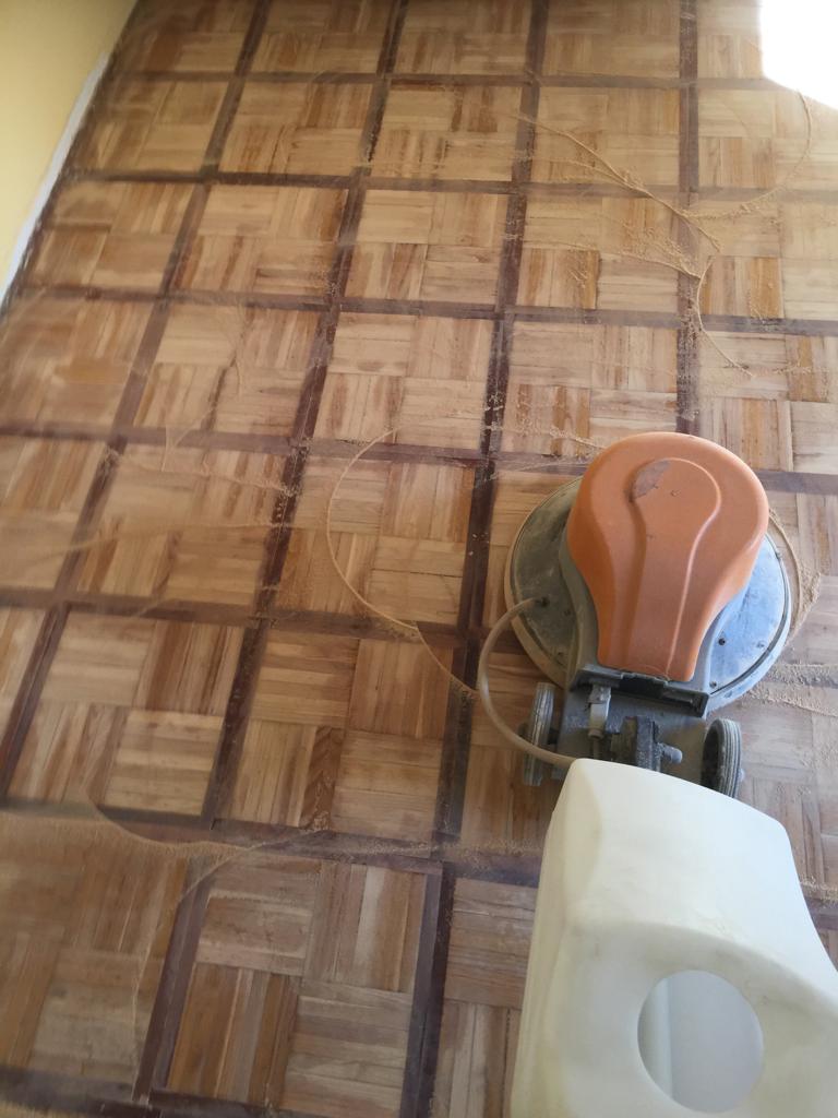 pulizia professionale di parquet