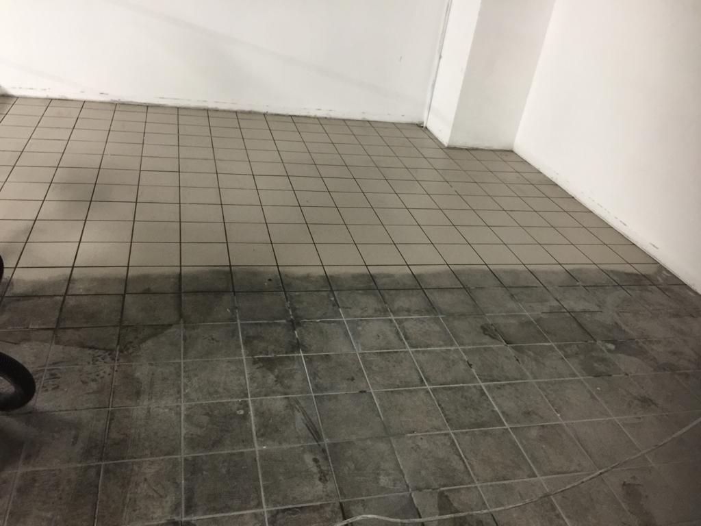 lucidatura di pavimento in marmo