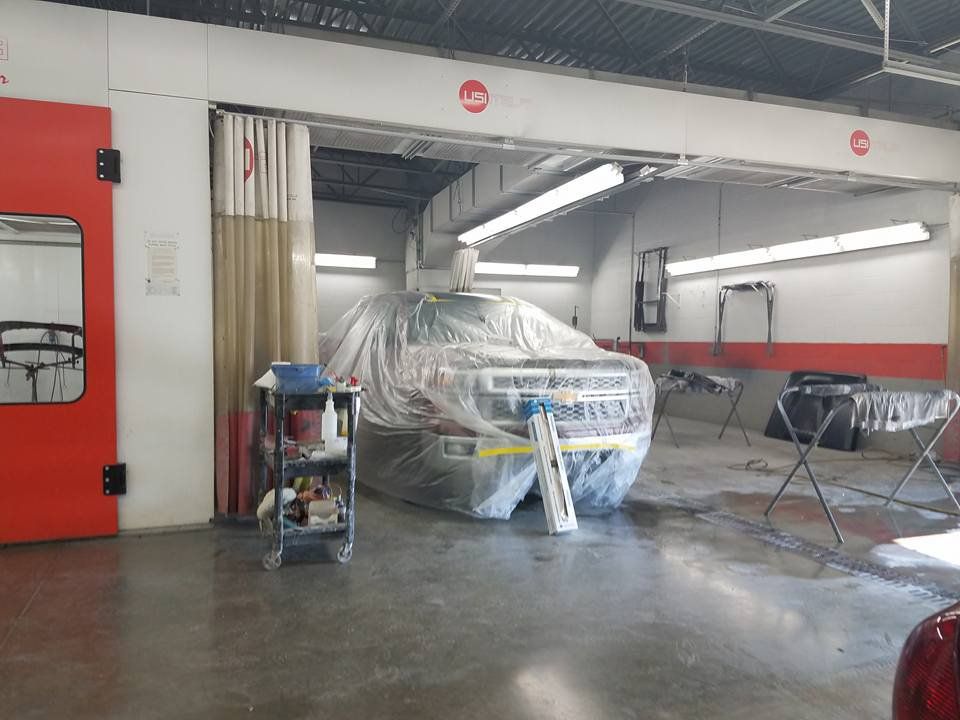 Garage Area — Canton, OH — Aman's Collision Center Inc