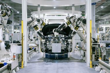 Image of factory and assembly line, representing Bearing 45 and the industry experience of Daniel Askergren.