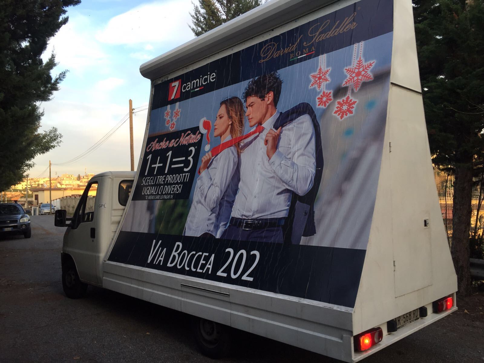 camion vela per servizi di pubblicità