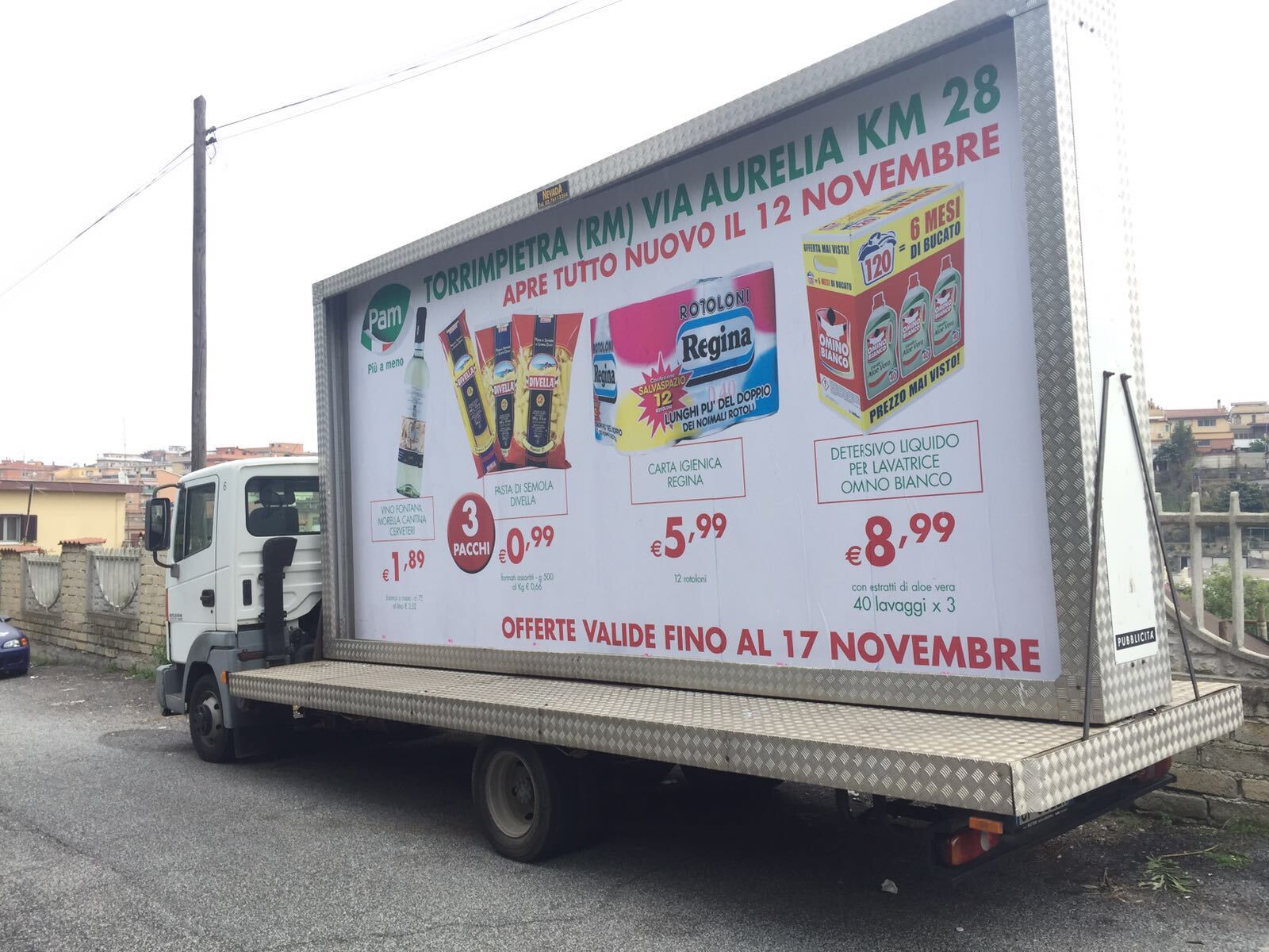 camion vela per servizi pubblicitari