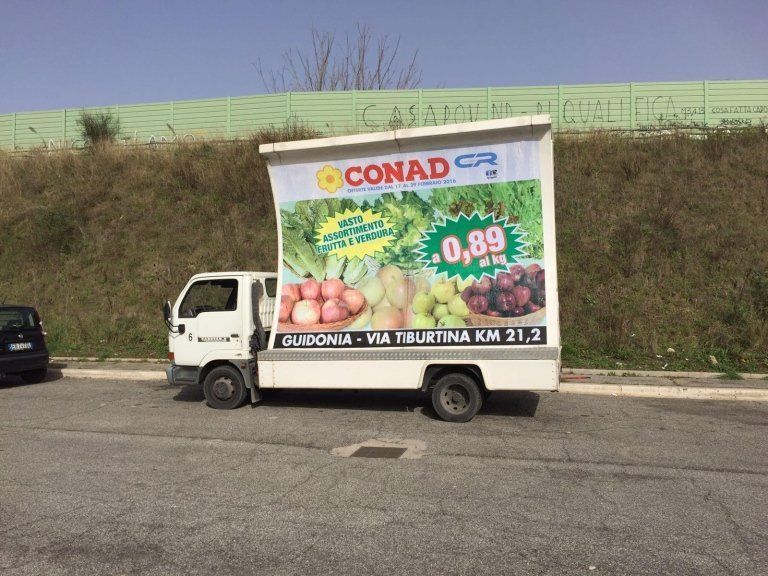 camion vela per servizi promozionali