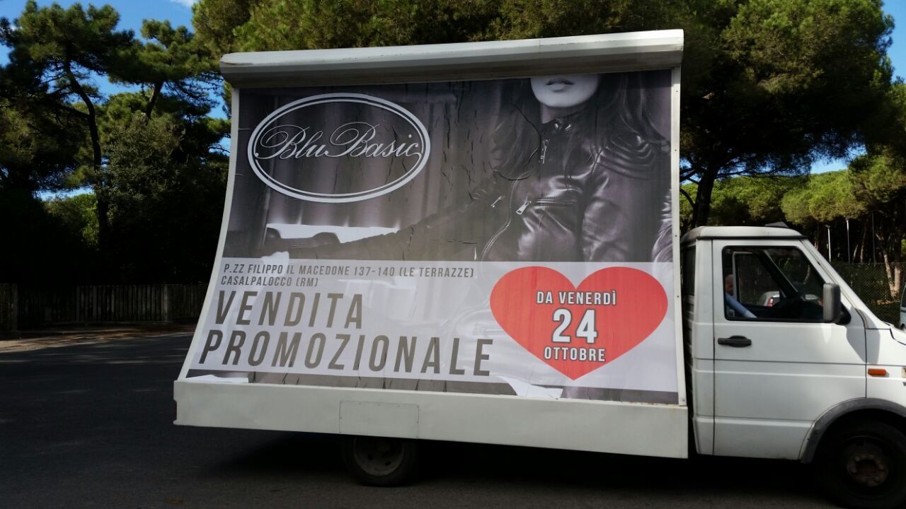 camion per servizi di promozione pubblicitaria in mobilità