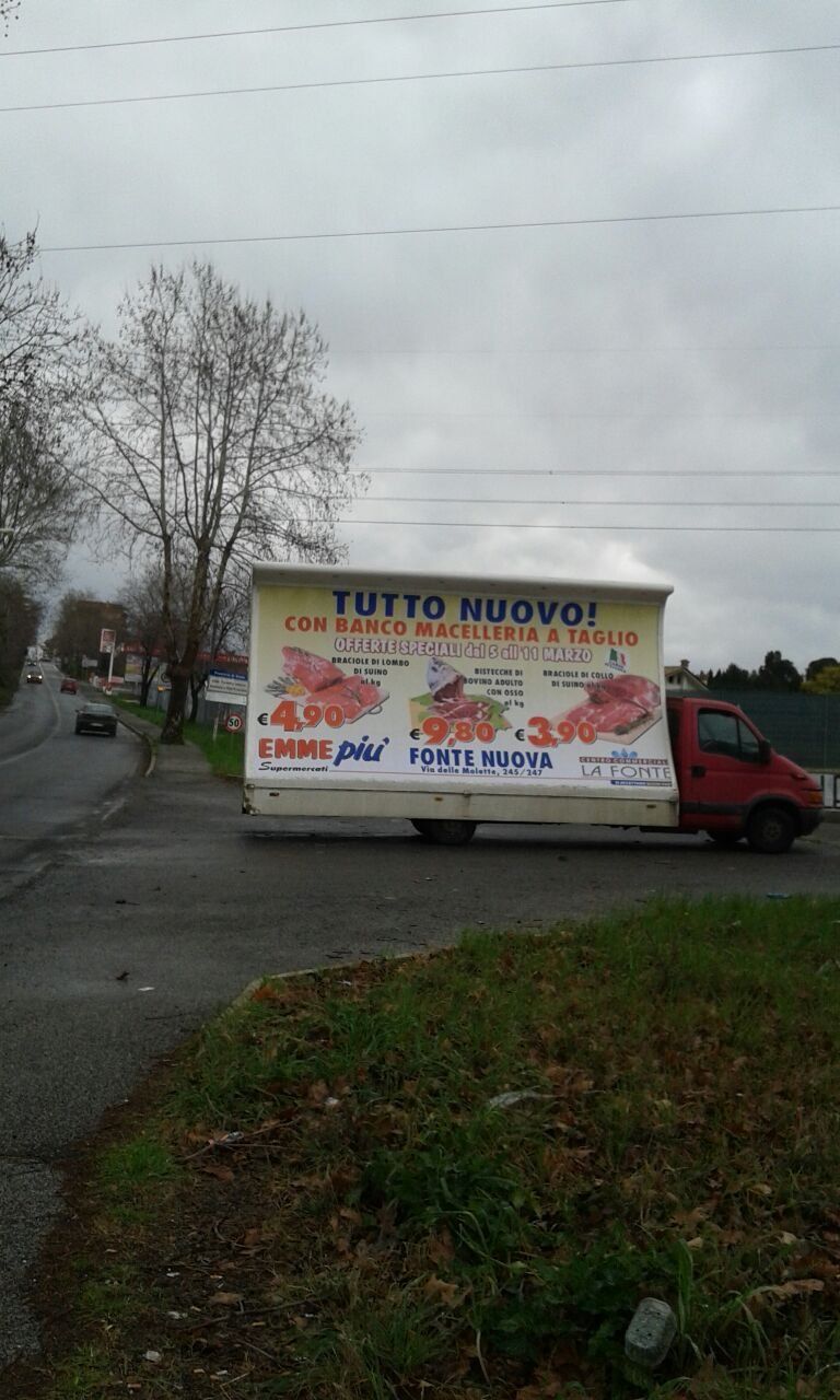 camion vela per servizi di pubblicità itineranti