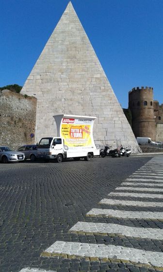 camion vela a noleggio per pubblicità a Roma