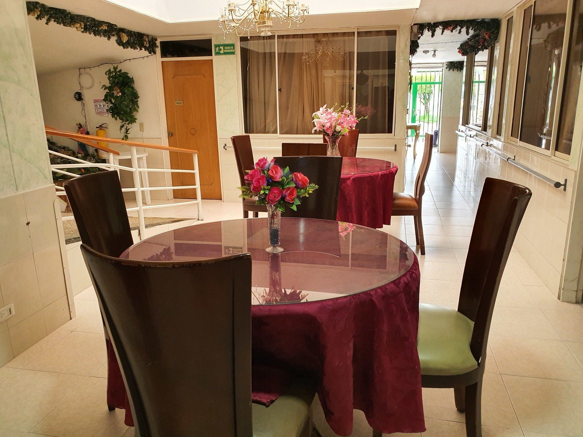 Comedor primer piso Hogar Geriátrico Doña Tere Sede A, Bogotá Colombia