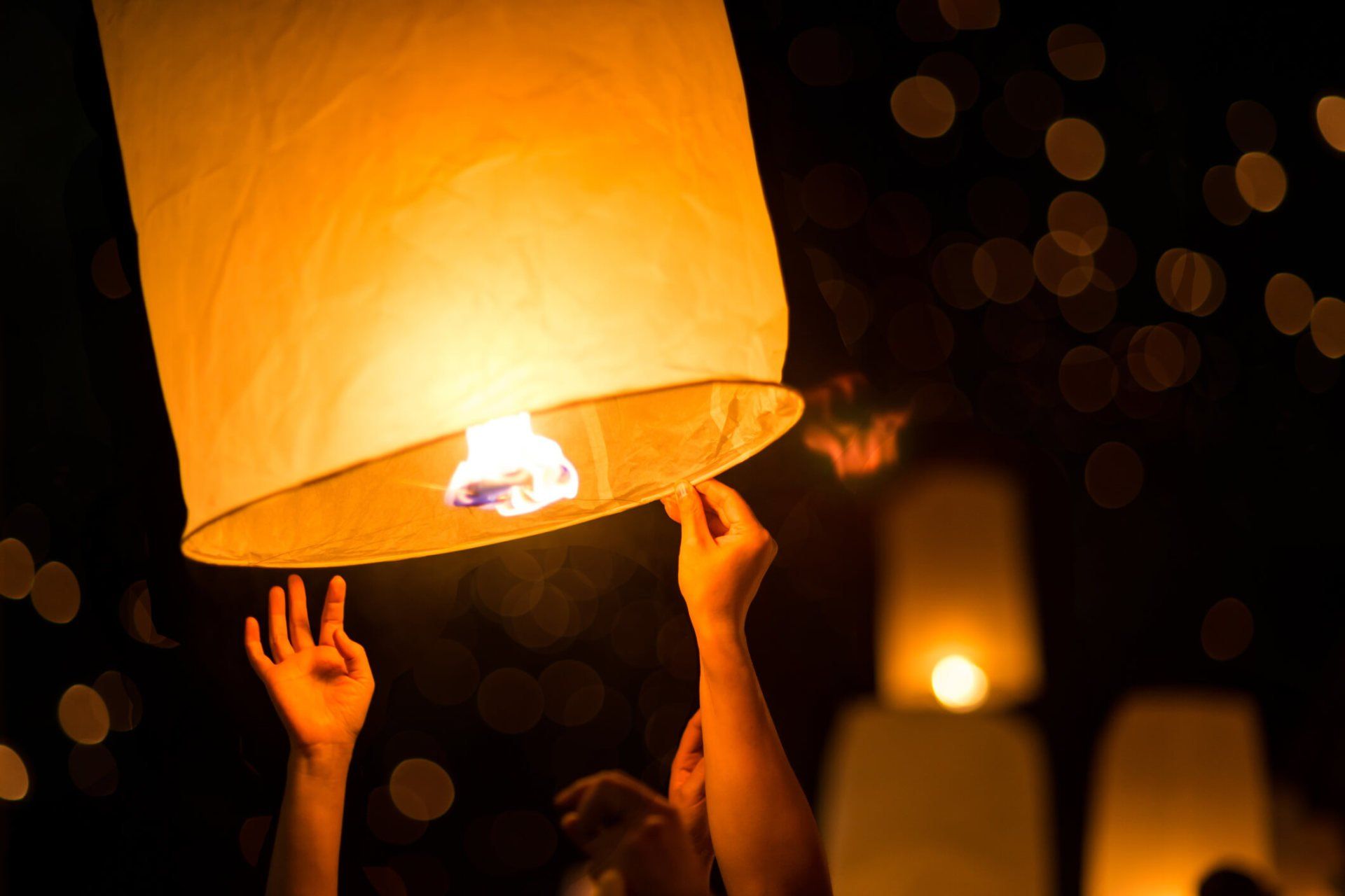 Releasing lanterns at an ash scattering service