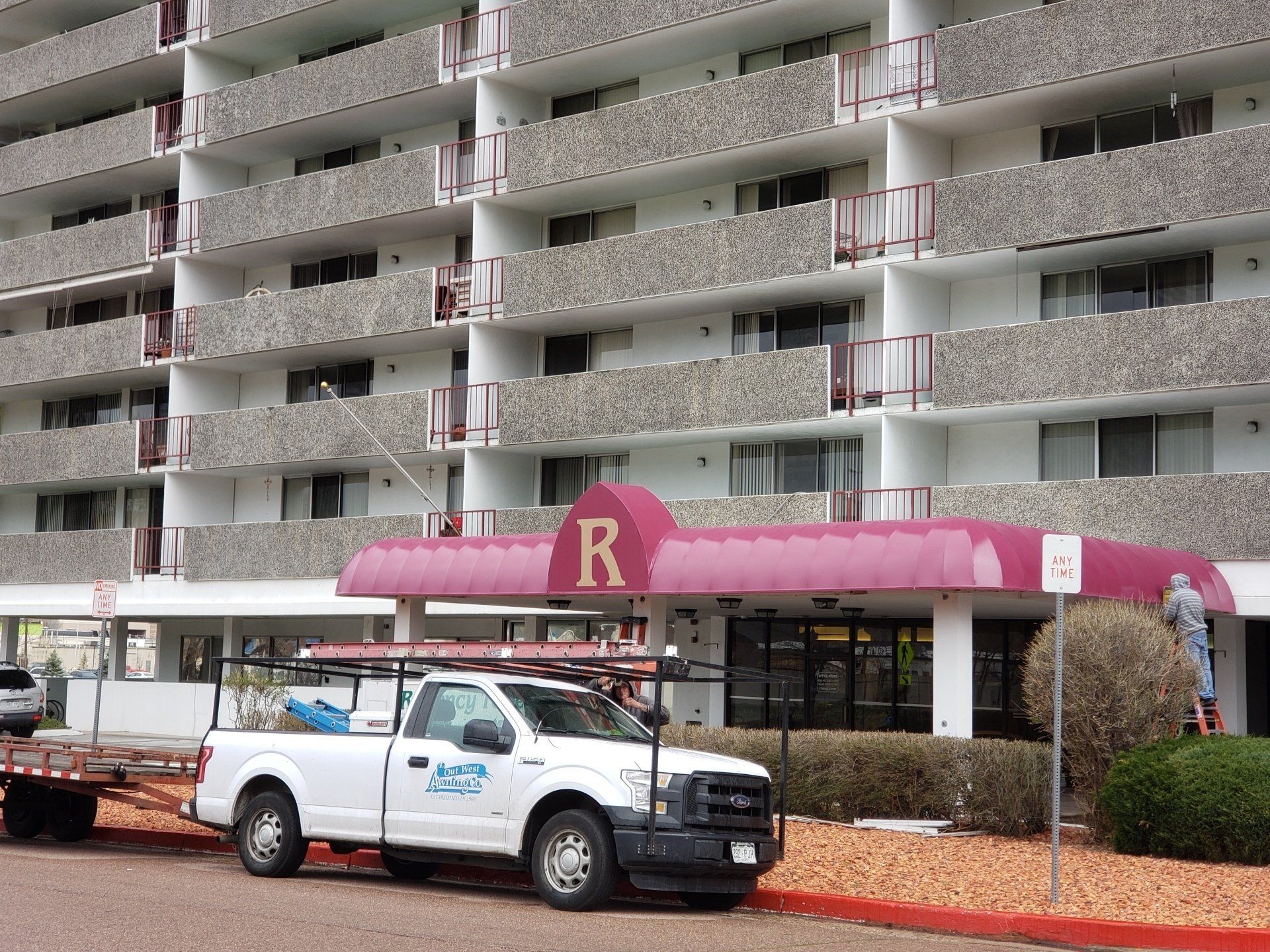 Retractable Awnings Colorado Springs, CO Out West Awning