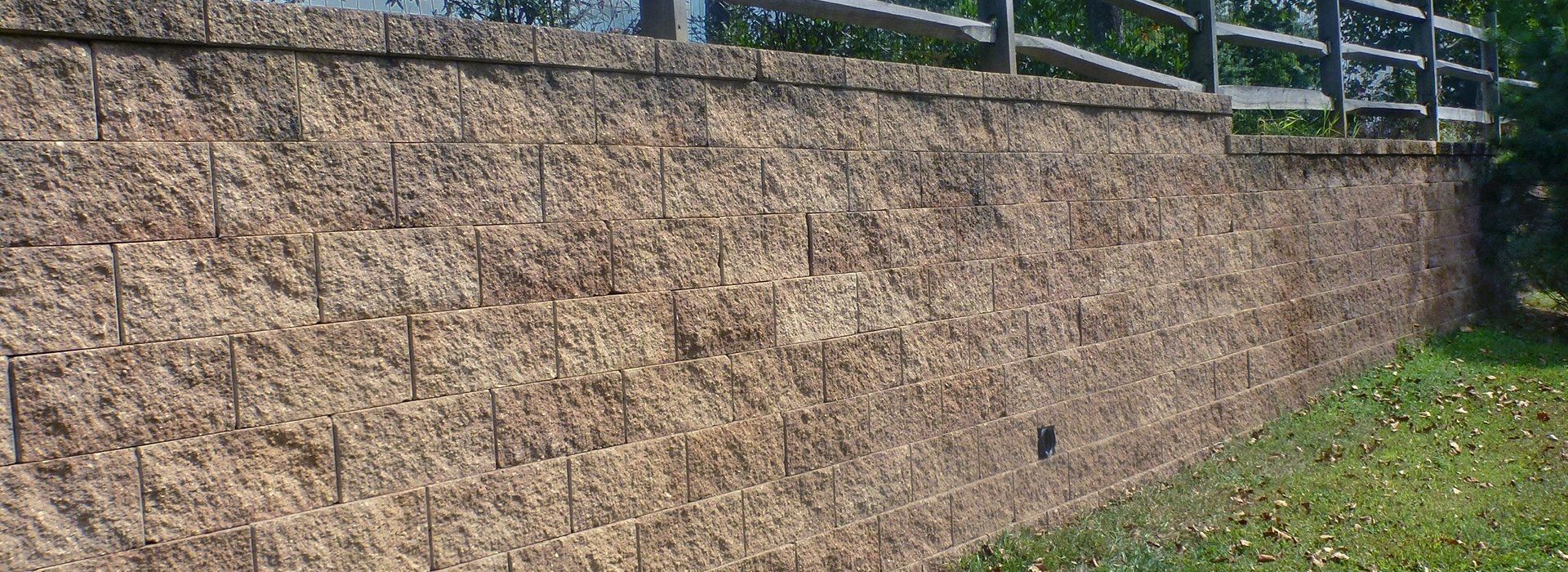 Benefits of a Retaining Wall As Your Next Home Improvement Project
