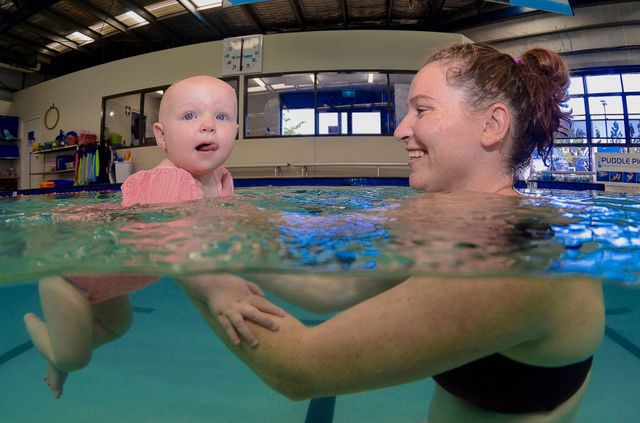 baby swimming lessons london