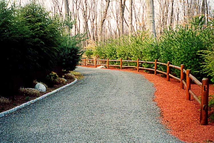 Pebble Driveway — Thornwood, NY — Harry Hudd Architectural Landscapes