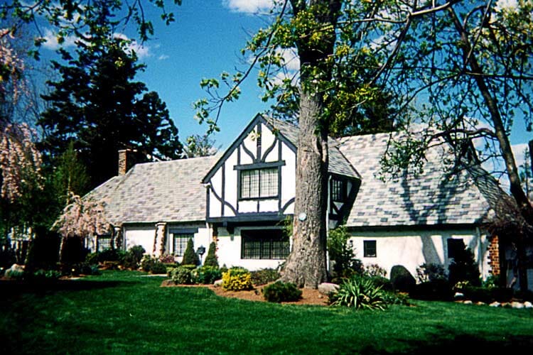 Huge Tree In Front Of The House — Thornwood, NY — Harry Hudd Architectural Landscapes