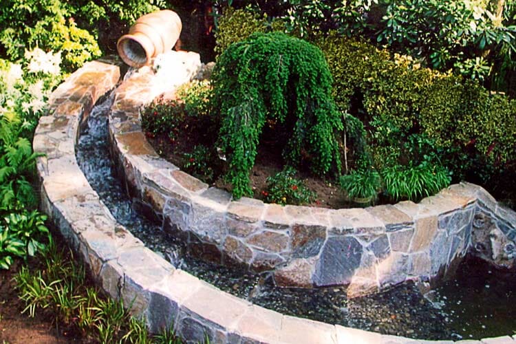 Curve Water Stream — Thornwood, NY — Harry Hudd Architectural Landscapes