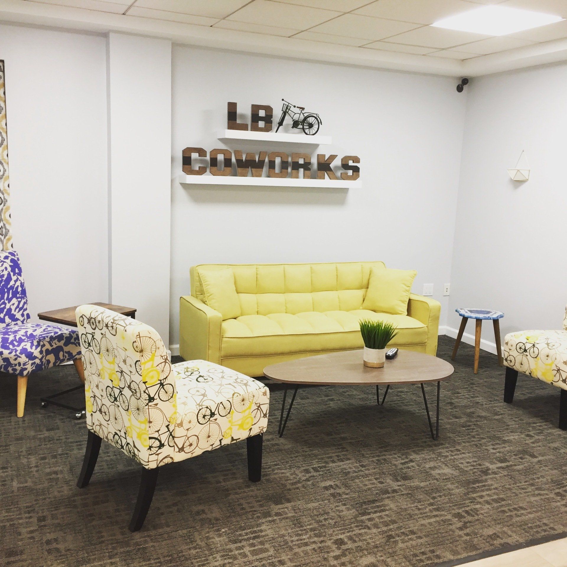 coworking space for rent long beach, open office space for rent long beach, modern co-working space