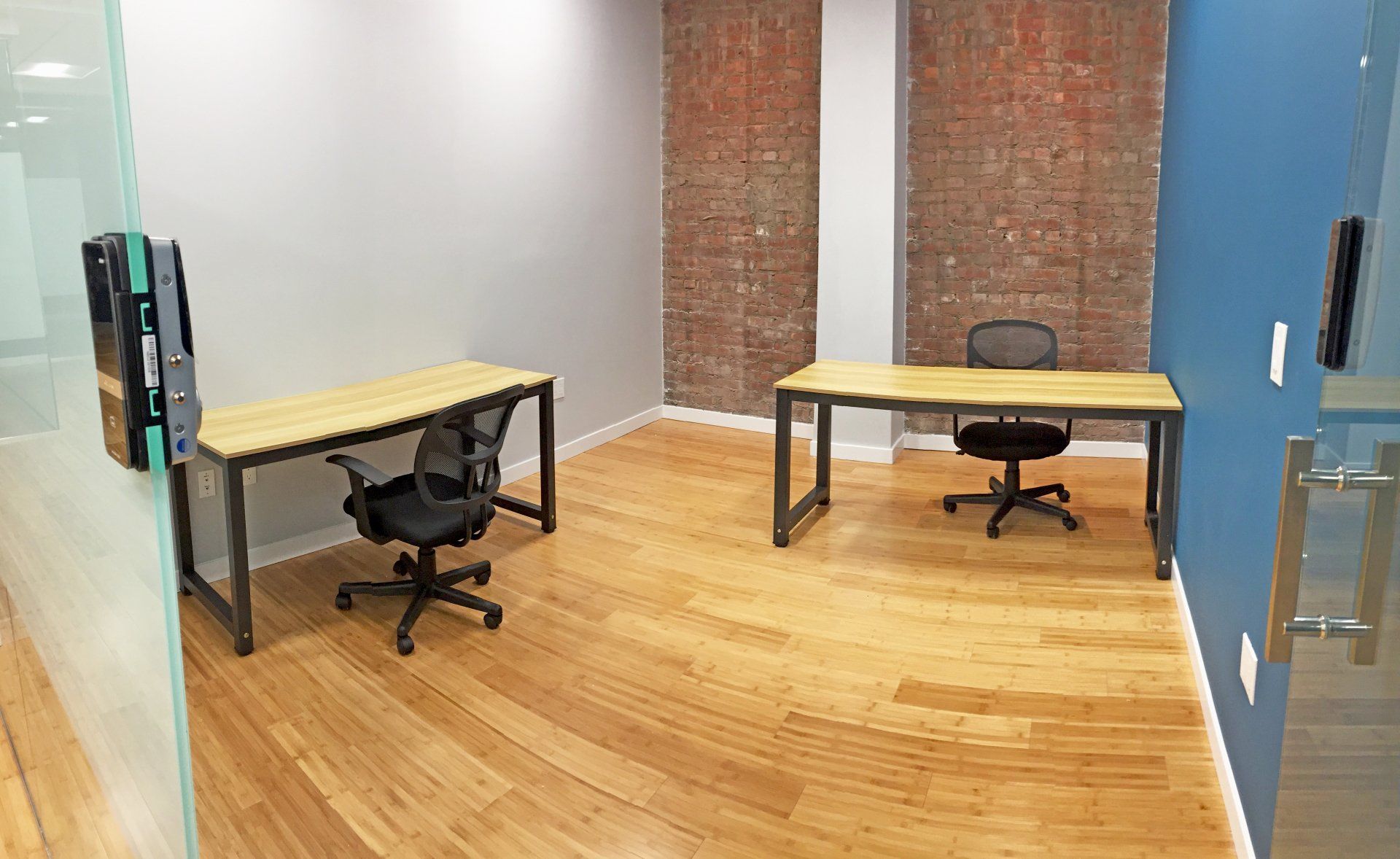 conference room for rent freeport ny, book a conference room queens ny, hourly meeting room freeport, meeting room for rent freeport, nassau county conference room rental