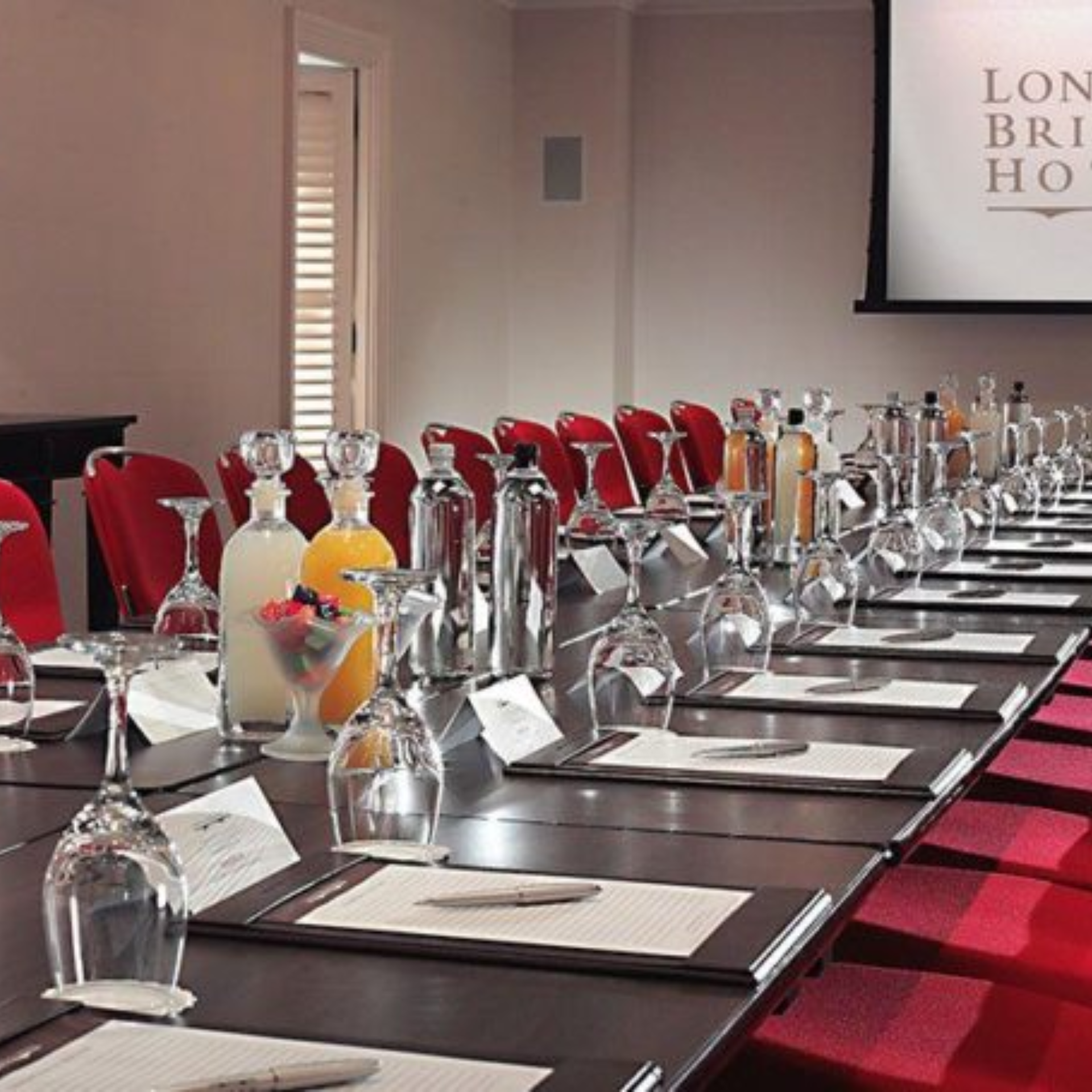 Private space at a central London hotel for customer feedback and discussion meetings.