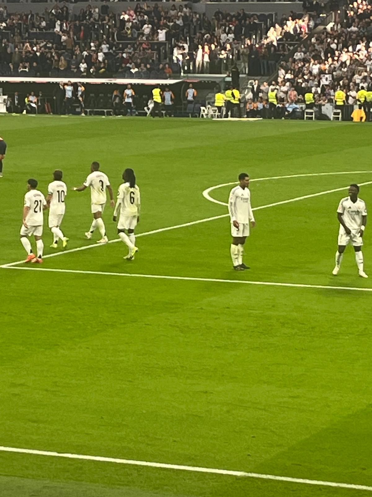 Real Madrid vs. Osasuna at Santiago Bernabéu Stadium (Players)