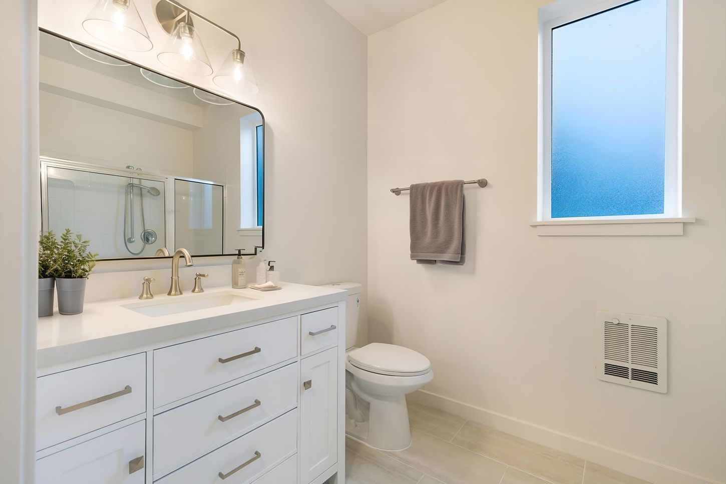 Updated bathroom at Creekside Apartments in Mill Creek WA