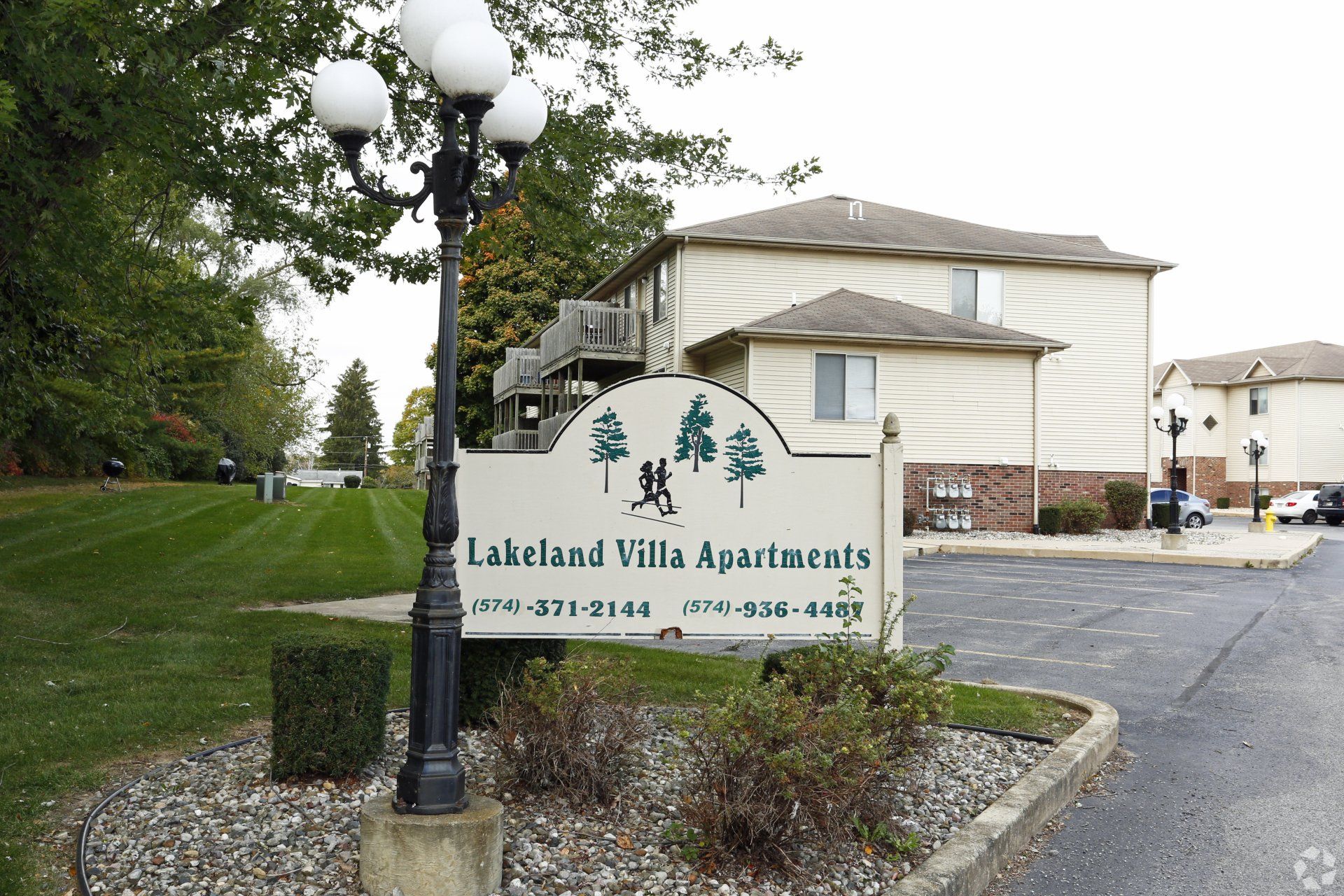Lakeland Villa Apts exterior