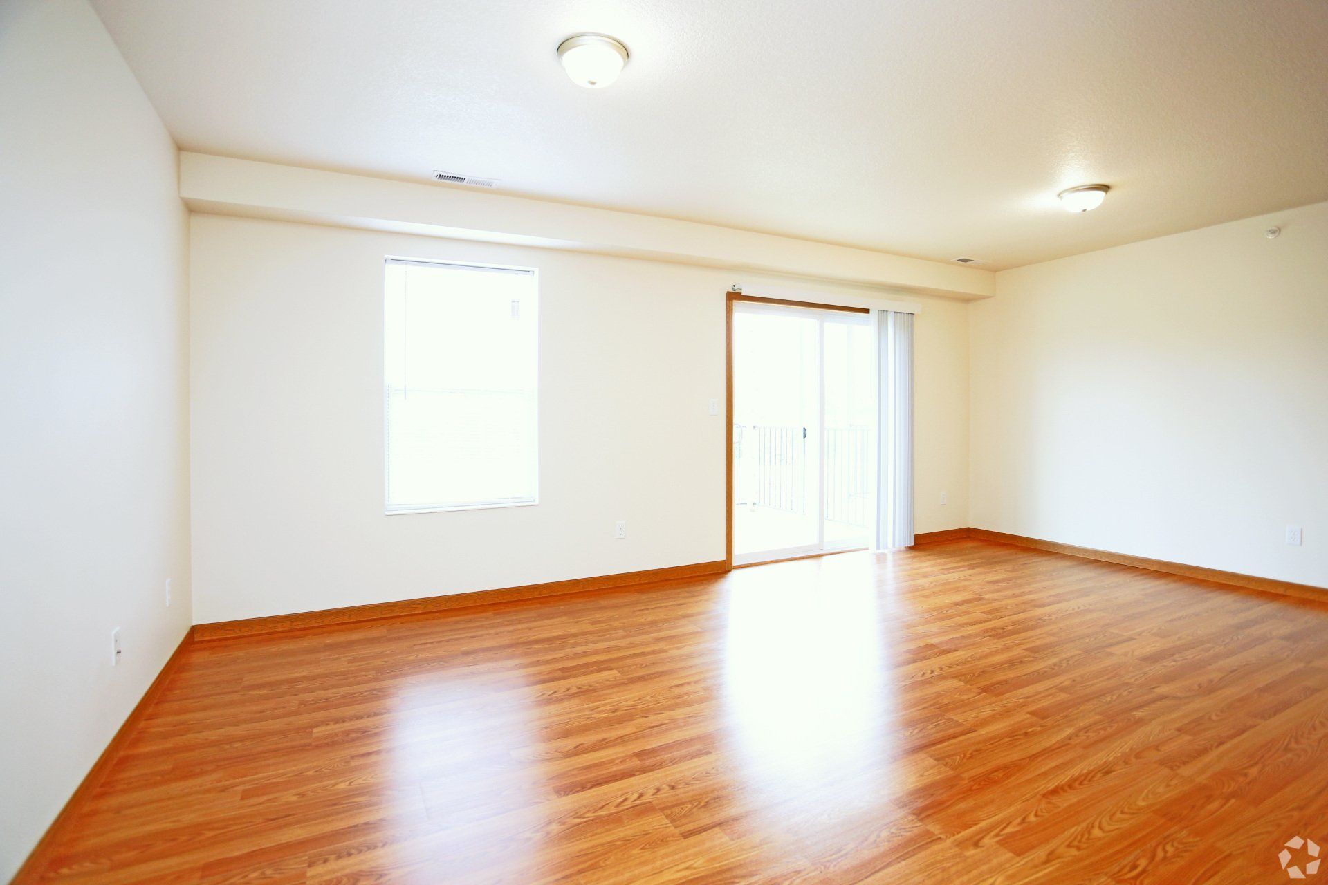 Lakeview Apts interior