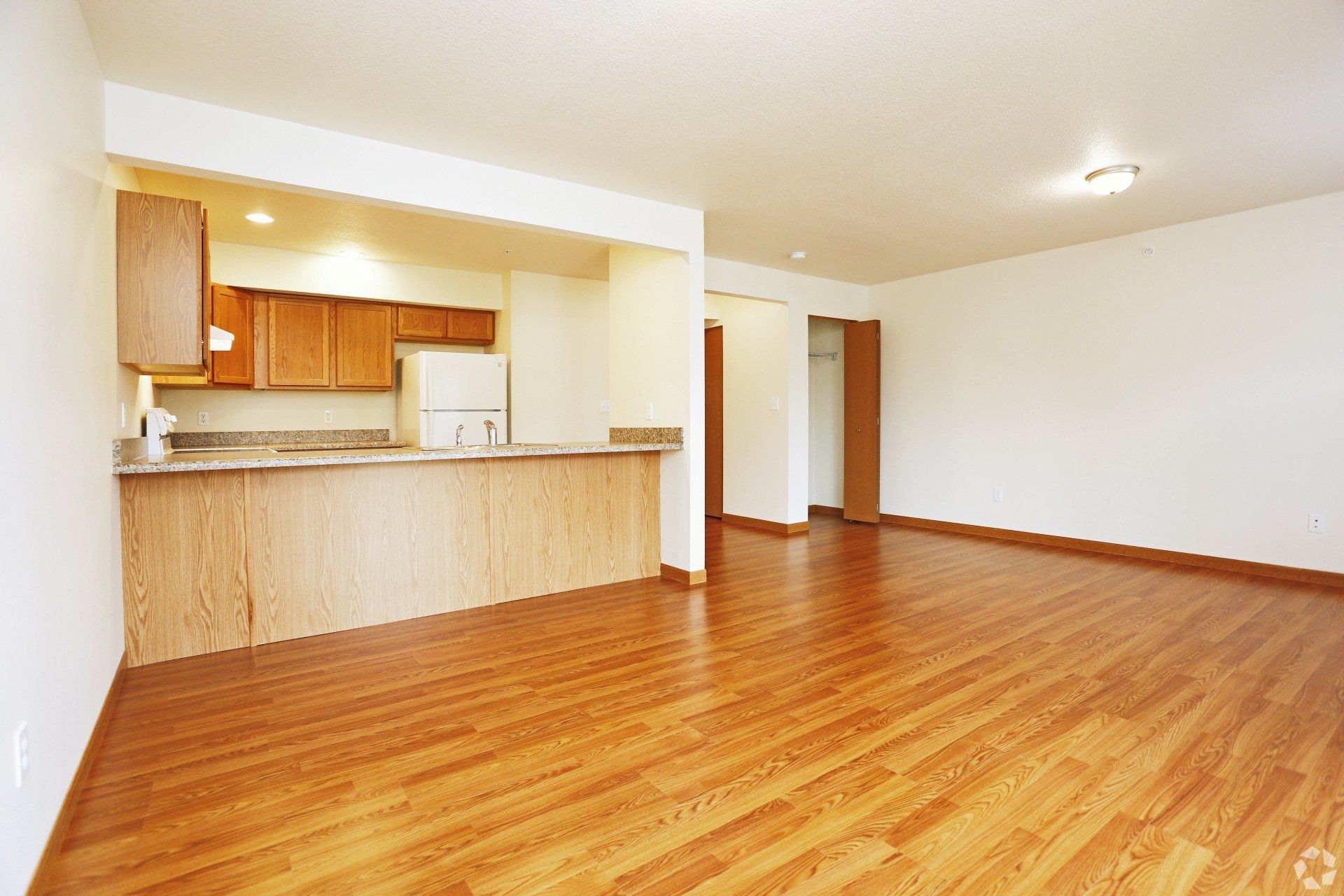 Lakeview Apts interior