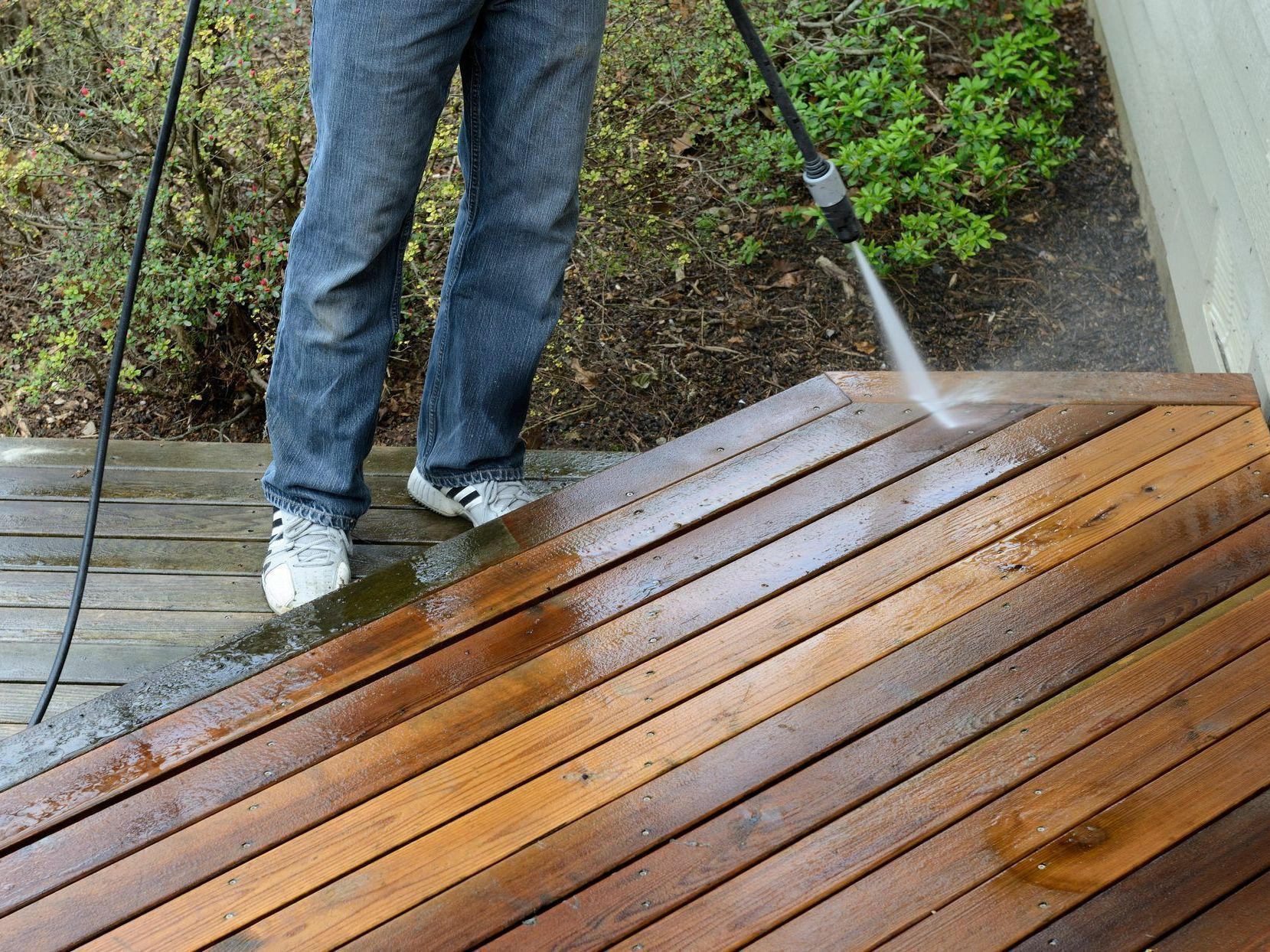 Cleaning Deck - Johnson City, TN - Bin Doctor Plus