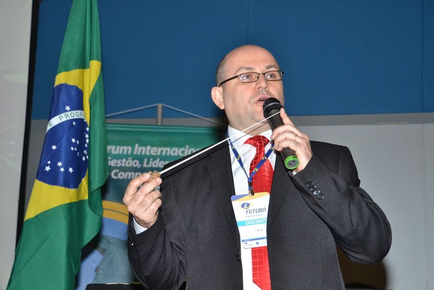 Palestra com Orquestra e Maestro Alexander Baer