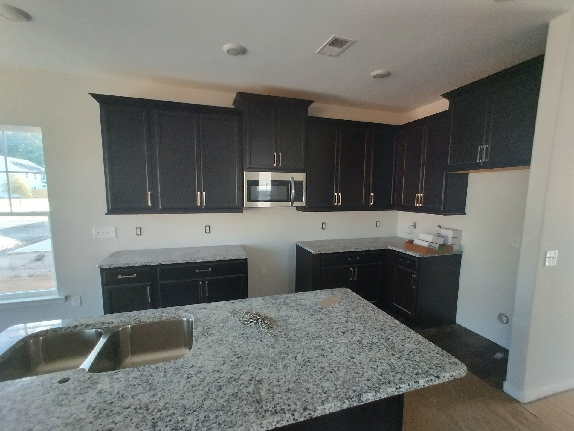 black kitchen cabinets