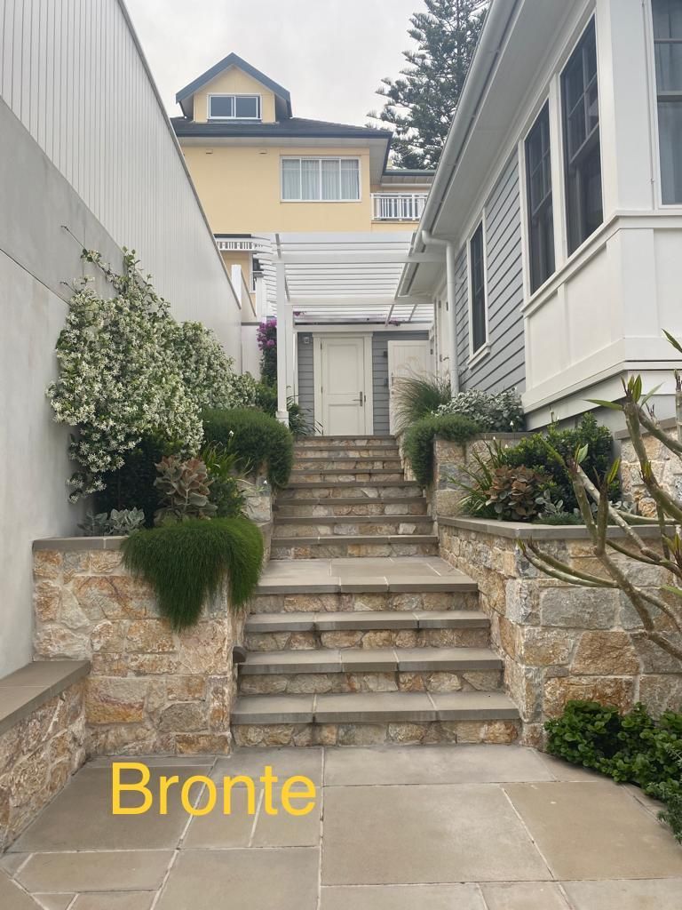 Bronte - Paving of steps