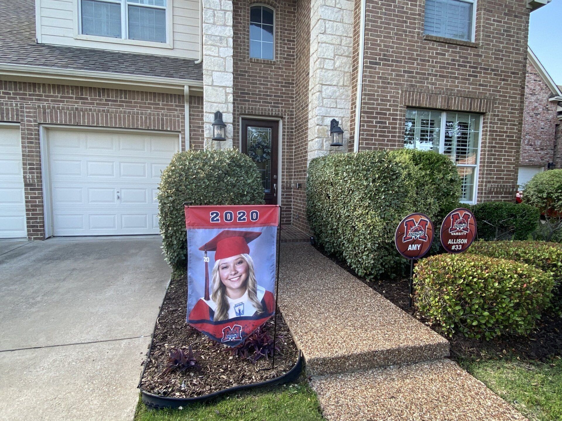 Multiple graduation front yard signs