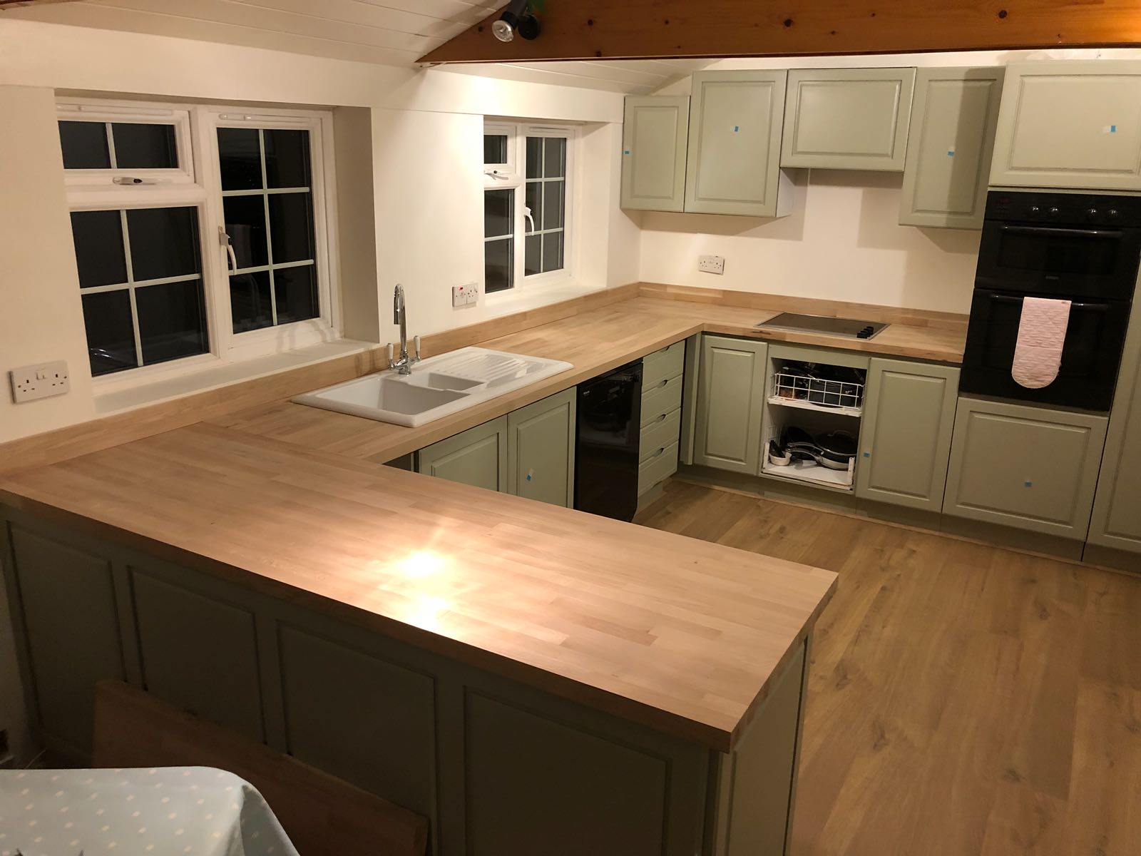 Solid Oak kitchen worktops fitted in Streatley