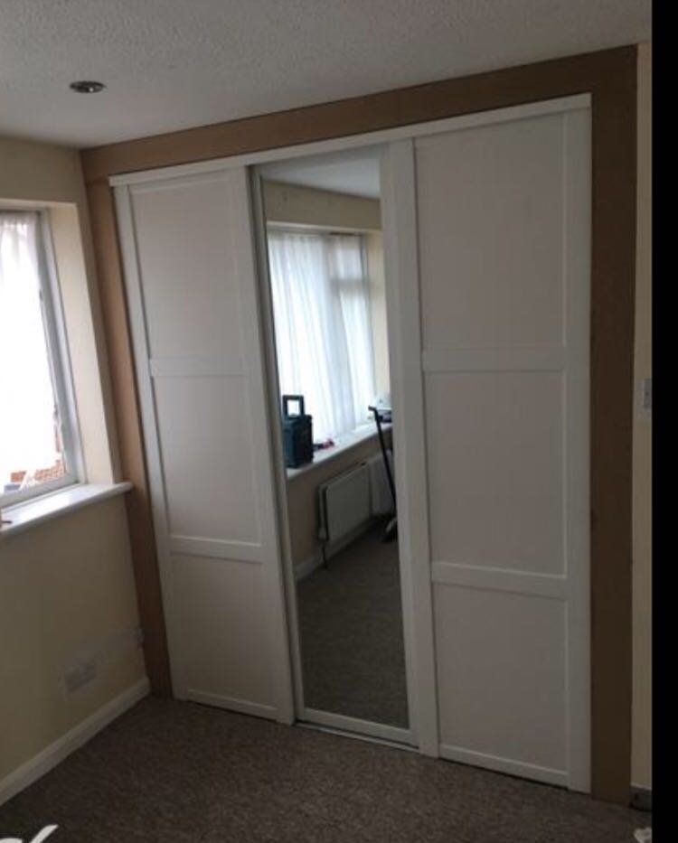 Fitted bedroom wardrobes in Reading